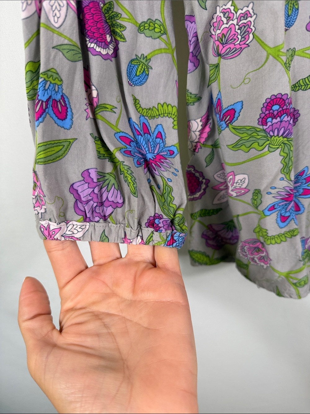 Matilda Jane Gray Floral Henley Blouse Purple & Blue Accents. Womens Size S - Picture 4 of 8